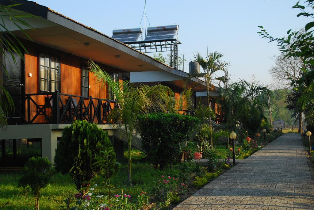 Jungle World Resort Sauraha Exterior photo