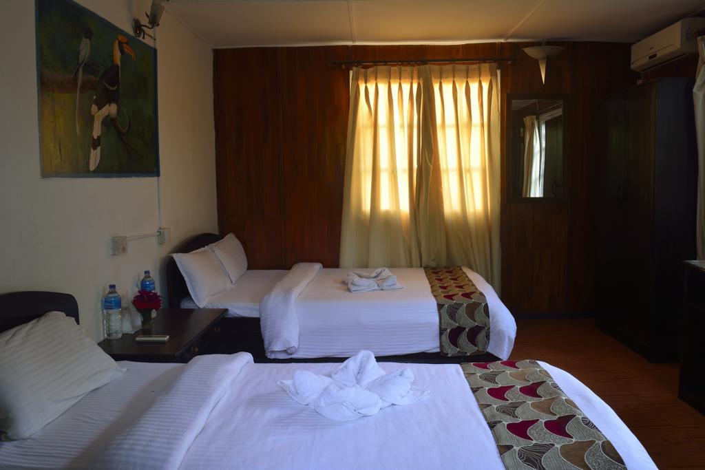 Jungle World Resort Sauraha Room photo