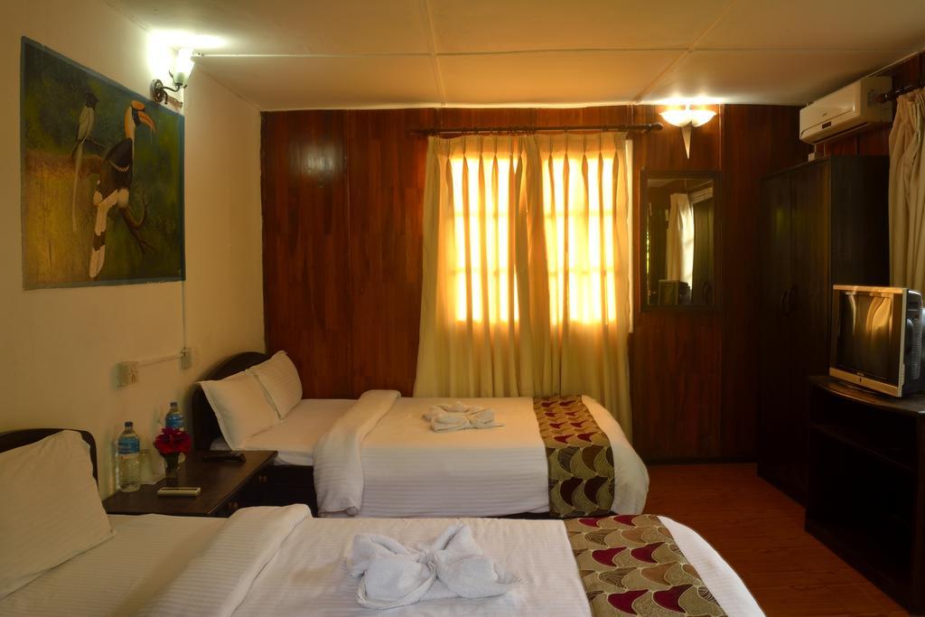 Jungle World Resort Sauraha Room photo