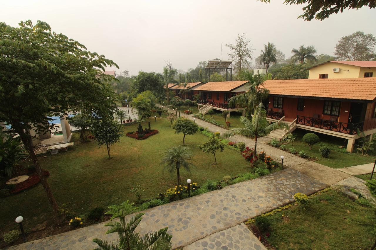 Jungle World Resort Sauraha Exterior photo