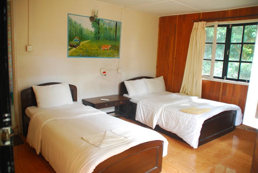 Jungle World Resort Sauraha Room photo