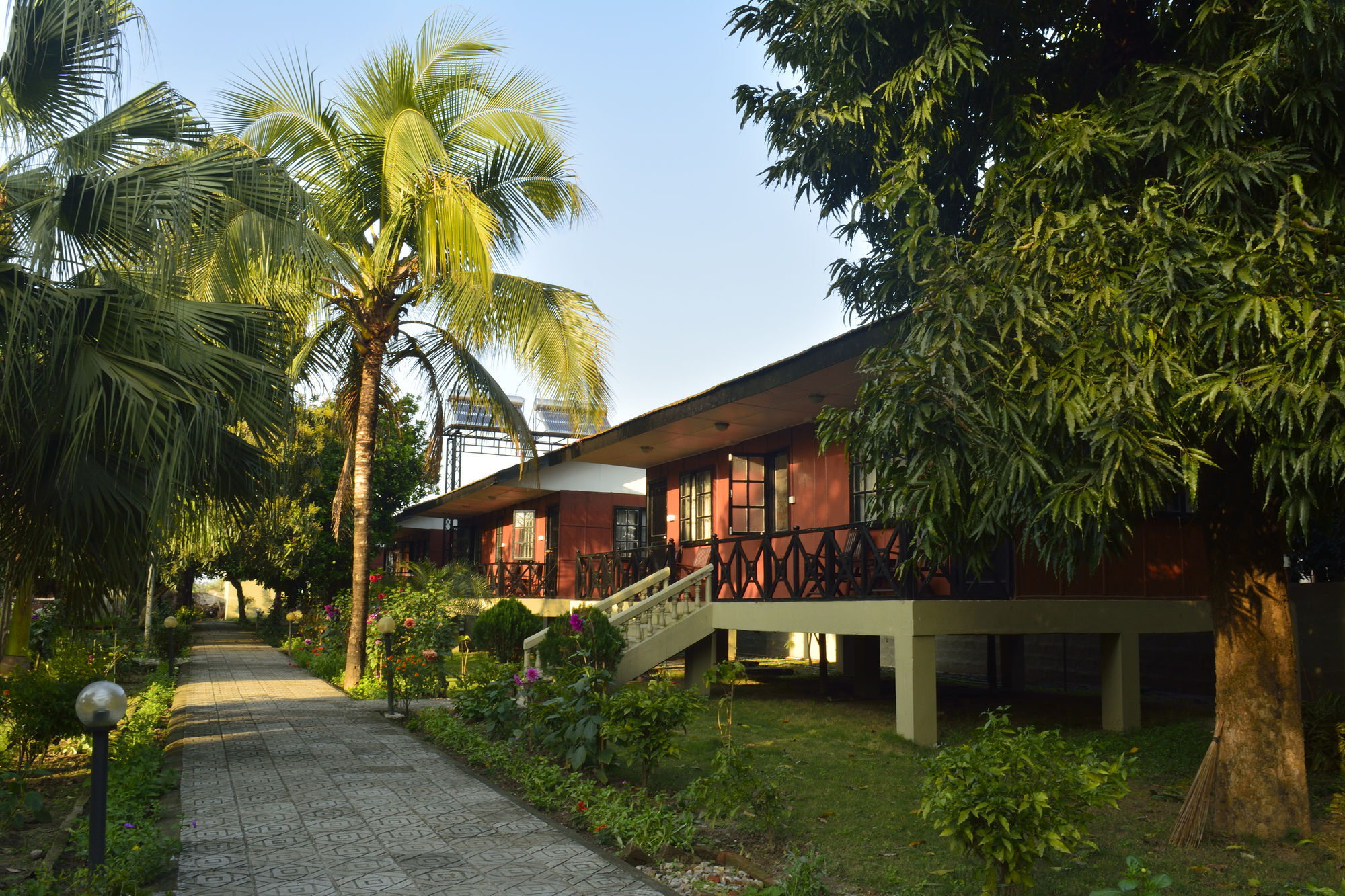 Jungle World Resort Sauraha Exterior photo