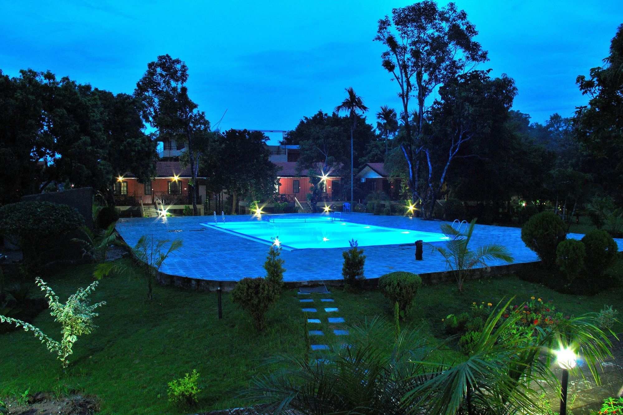 Jungle World Resort Sauraha Exterior photo